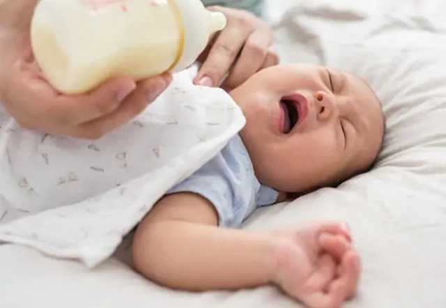 Trẻ bị thiếu sữa mẹ dễ bị suy giảm miễn dịch cũng như cũng như nguy cơ suy dinh dưỡng